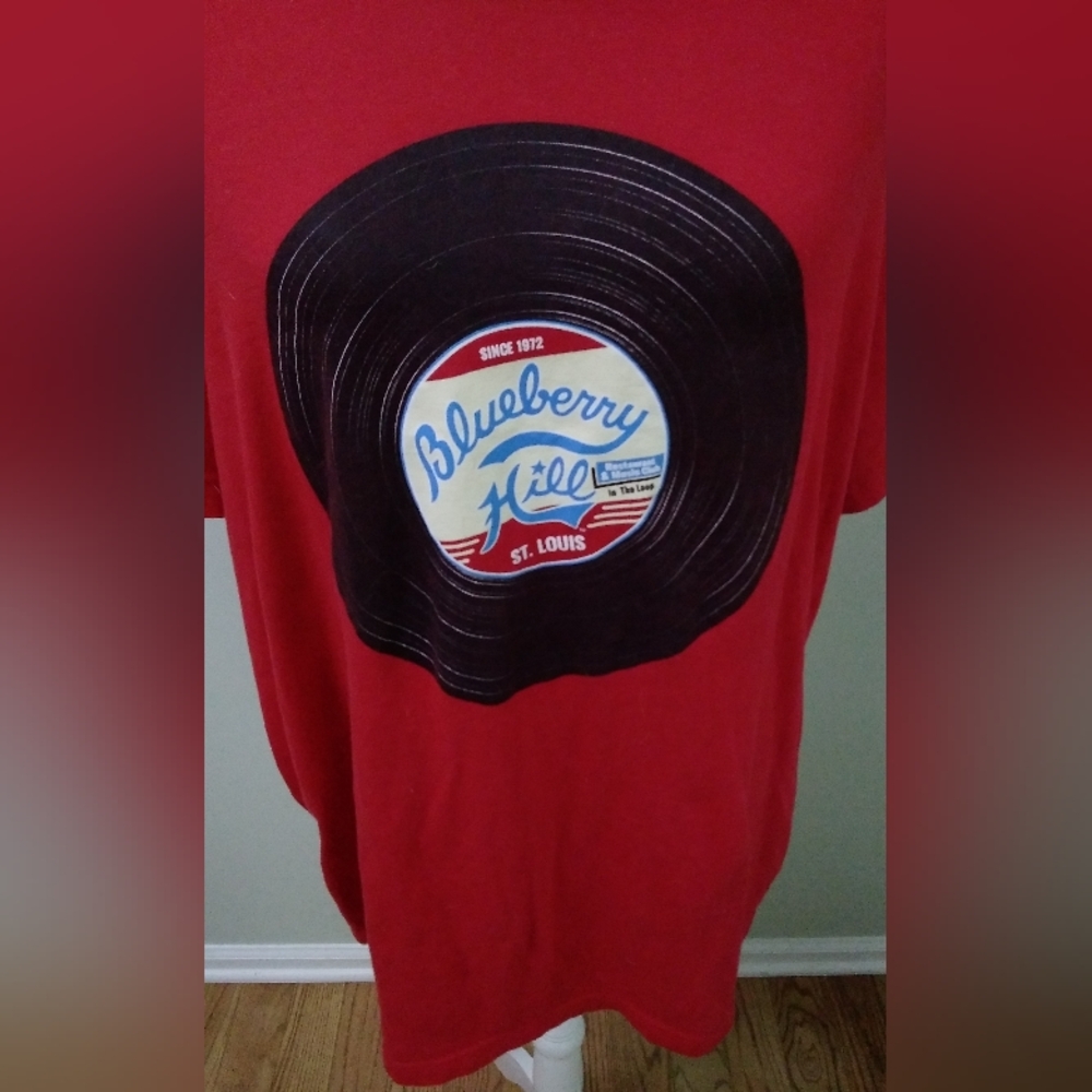 2/$15 Blueberry Hill St.Louis Missouri Graphic T Shirt NWOT - Picture 2 of 6